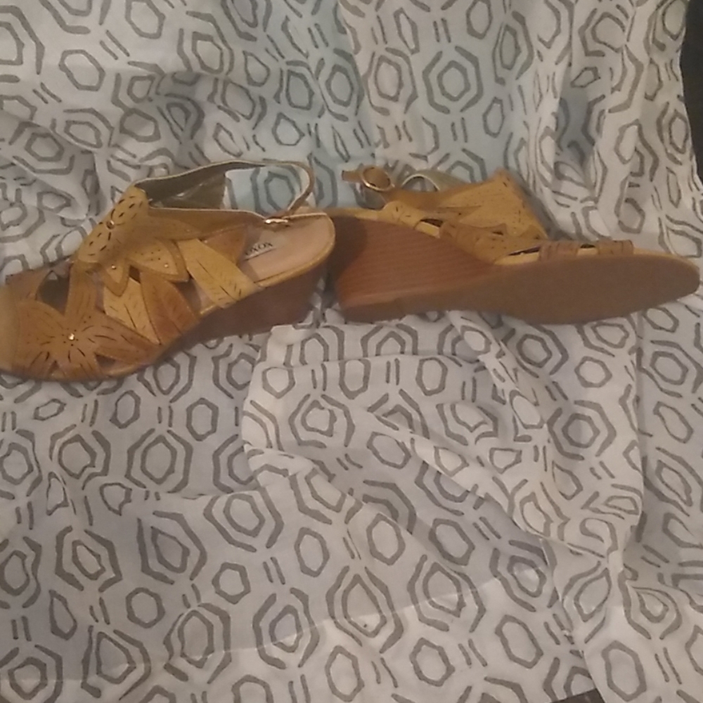 Sandal